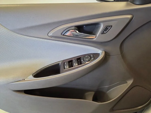 Used 2016 Silver Chevrolet LT image 28