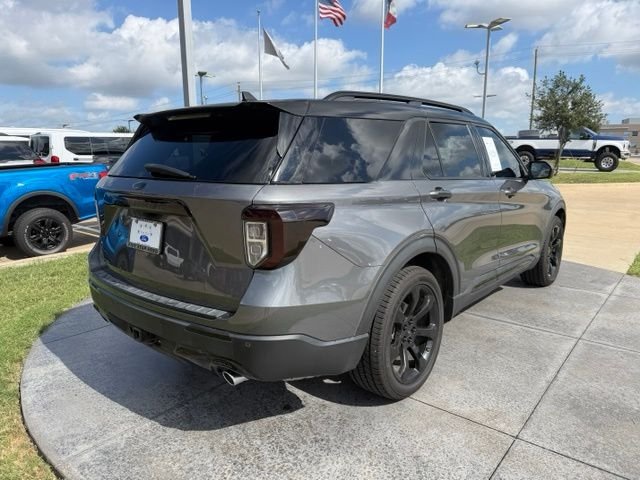Used 2023 Gray Ford ST-Line image 6