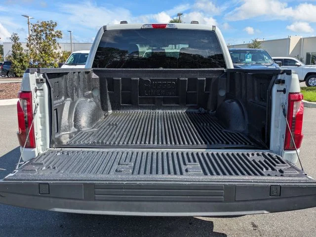 Certified Used 2024 Avalanche Ford XLT image 13