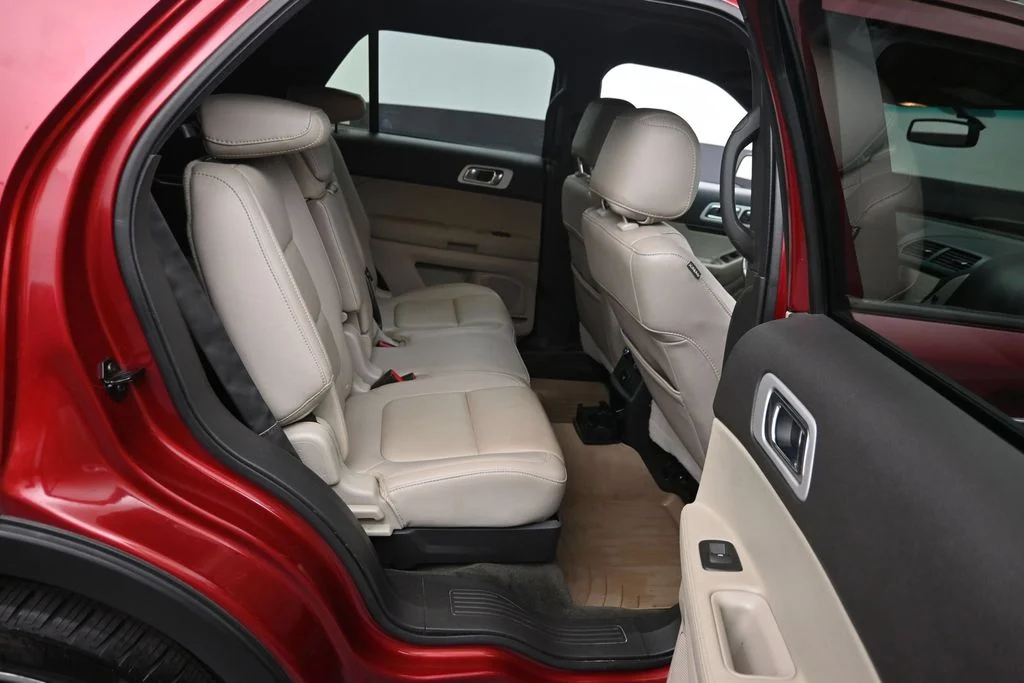 Used 2015 Red Ford Limited image 10