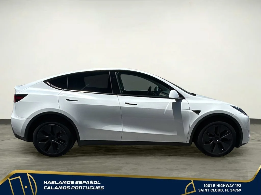 Used 2024  Tesla Long Range image 7