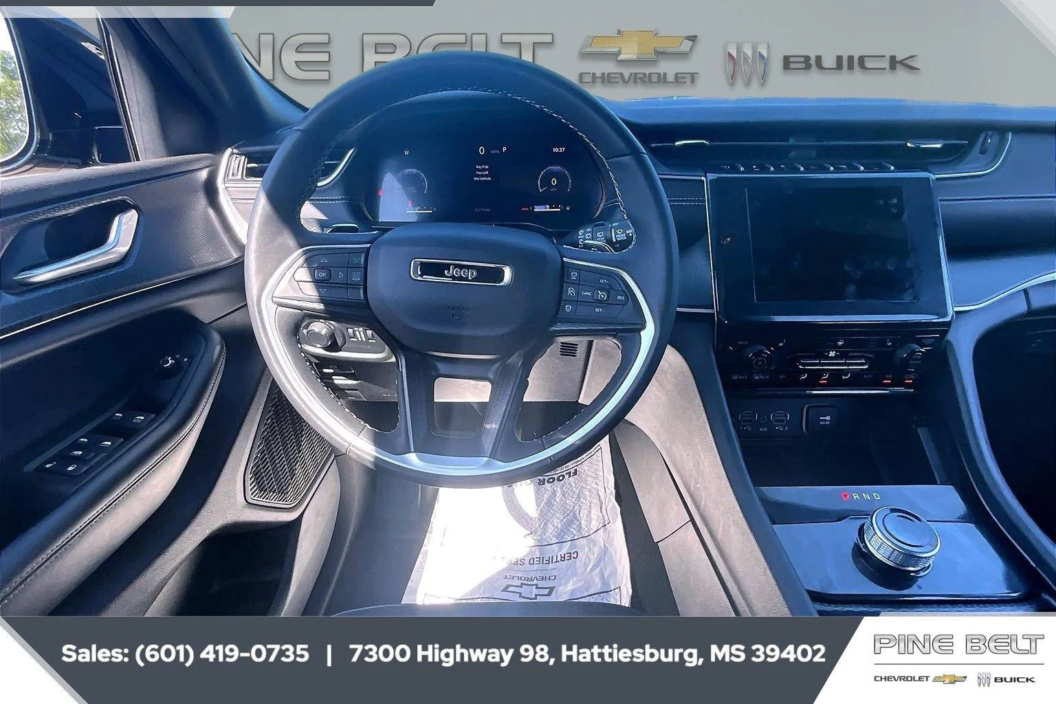 Used 2025 Diamond Black Crystal Pearlcoat Jeep Altitude image 5