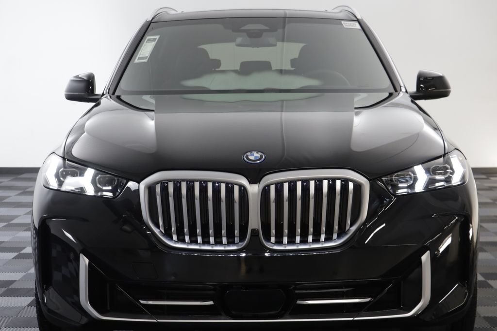 New 2026 Black Sapphire Metallic BMW xDrive50e image 23