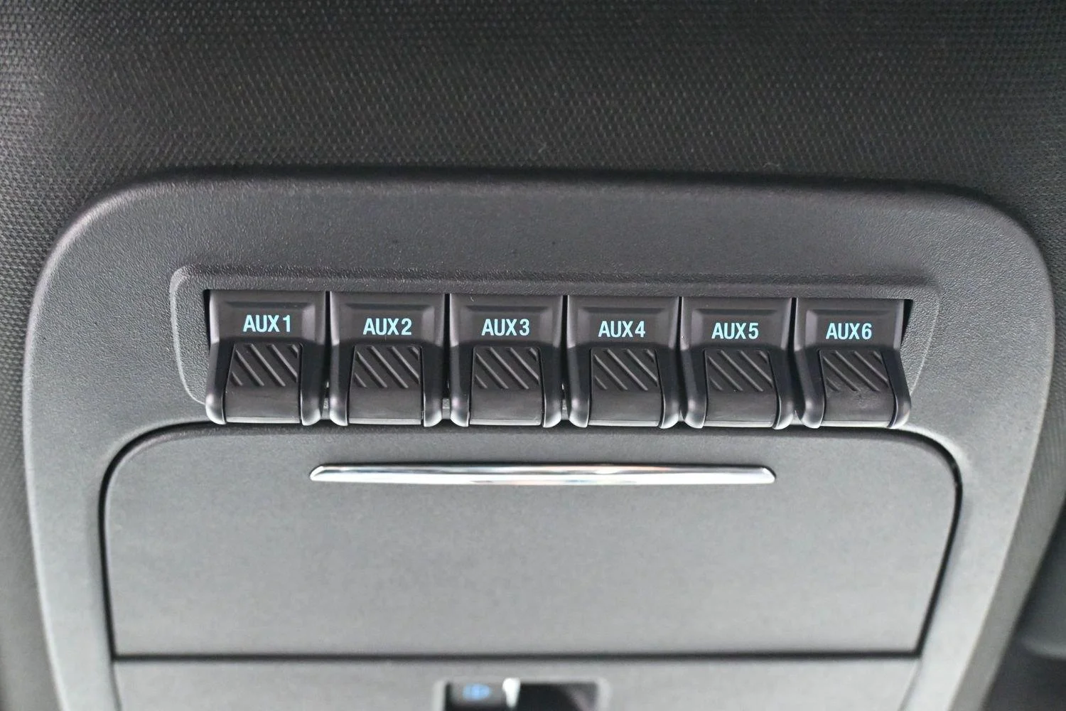 Used 2025 Oxford White Ford Raptor image 27