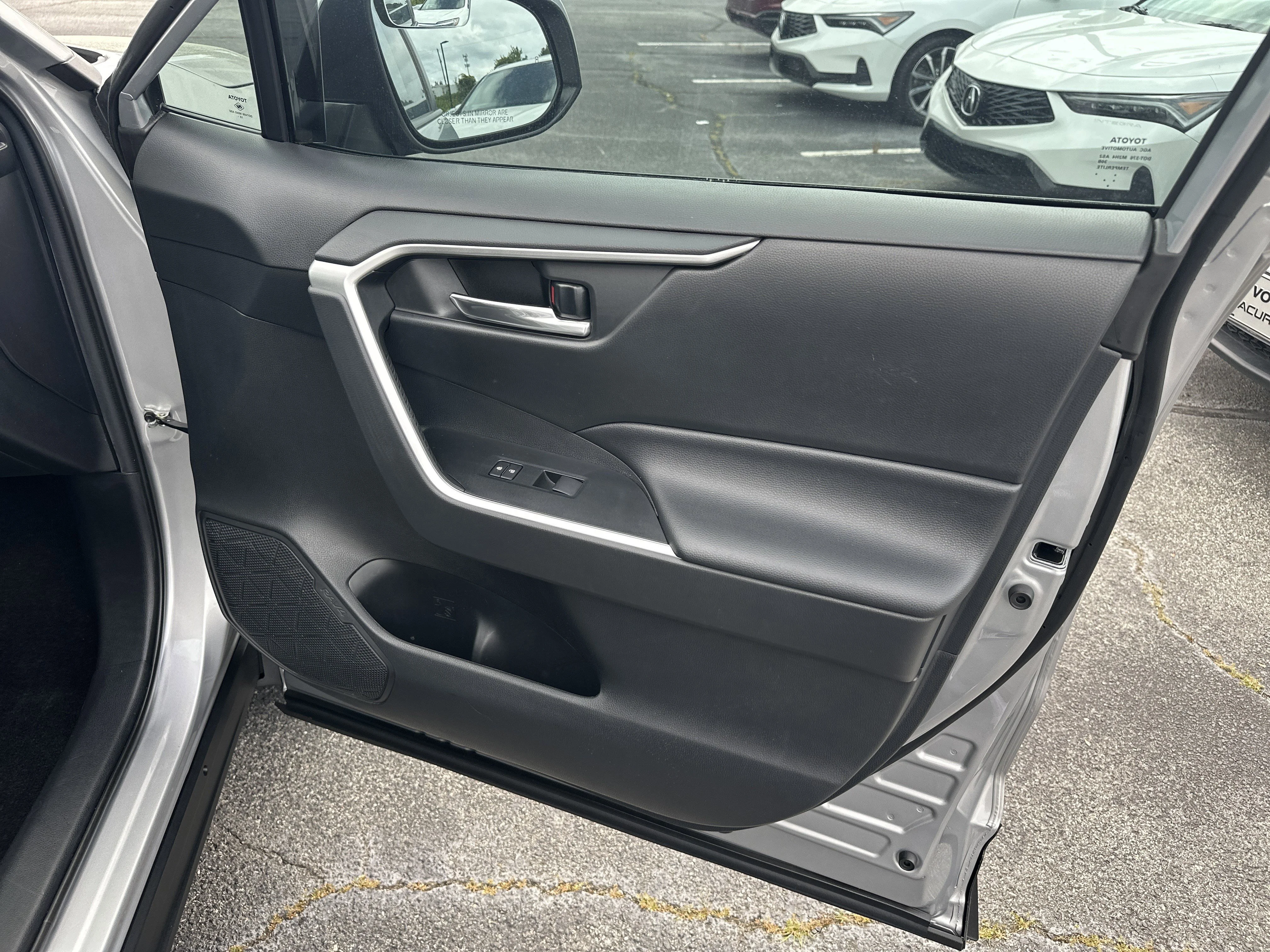 Used 2020 Silver Sky Metallic Toyota XLE image 16