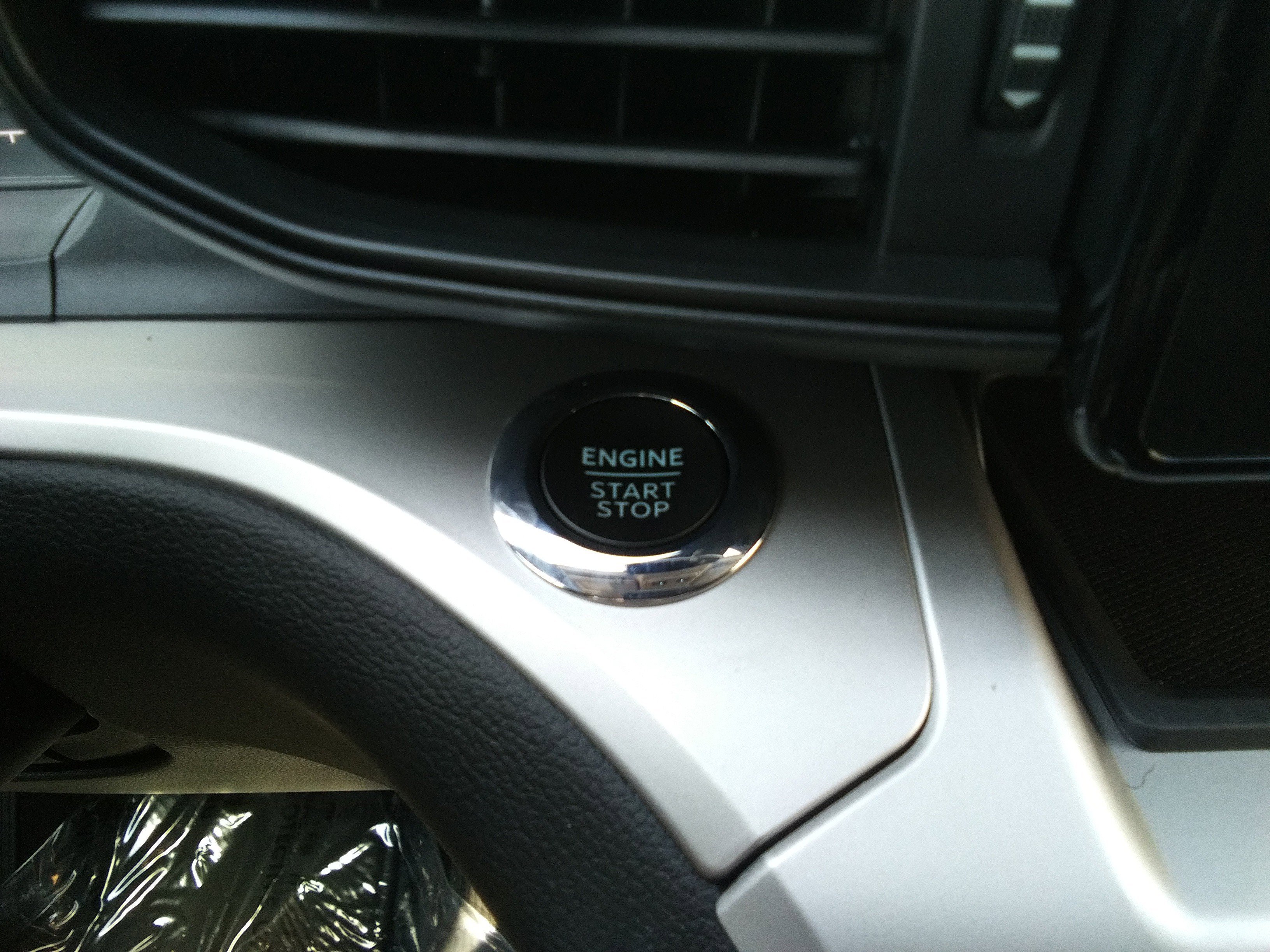 2022 Ford Explorer XLT photo 2