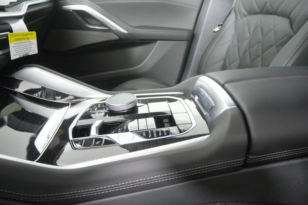 New 2027 Brooklyn Grey Metallic BMW xDrive40i image 22