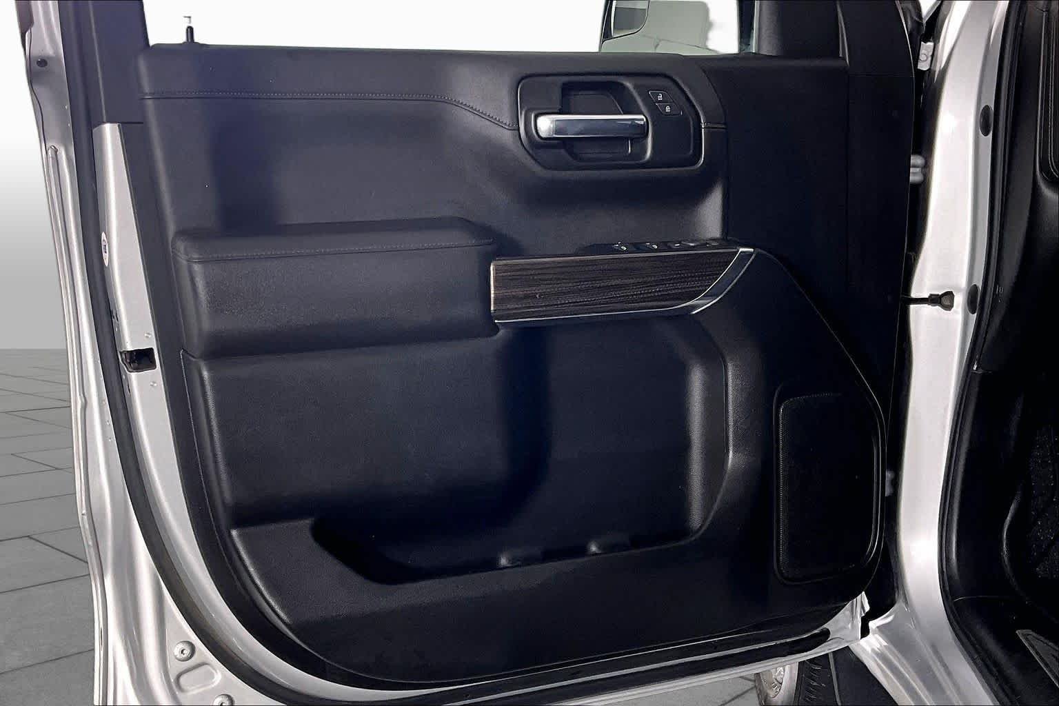 Used 2022 Silver Ice Metallic Chevrolet LT image 21