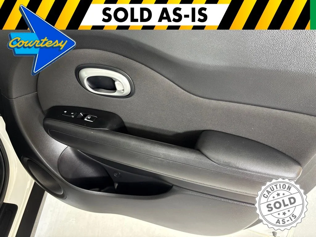 Certified Used 2018 White Kia Plus image 13