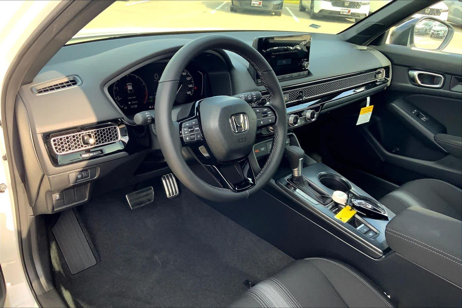 2026 Honda Civic Hatchback Sport - Photo 8