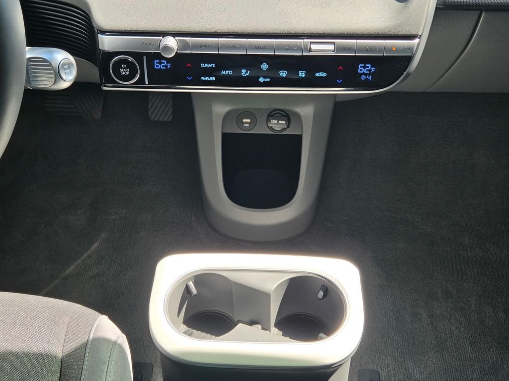Used 2024 Black Hyundai SEL image 29