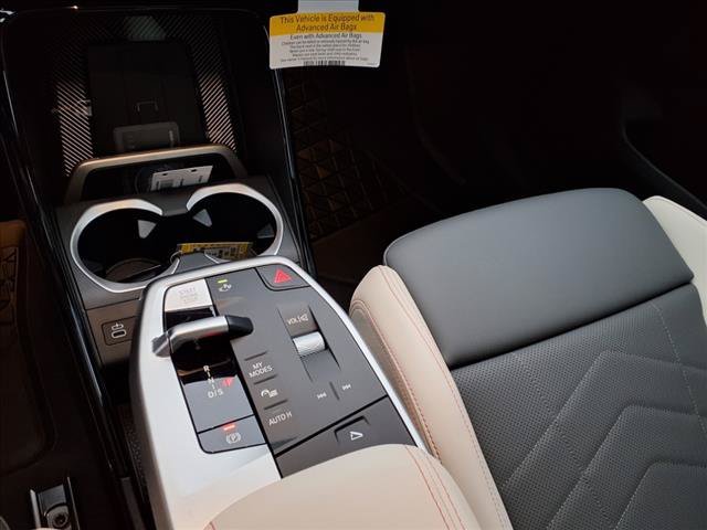 Used 2025 Vegas Red Metallic BMW xDrive28i image 10