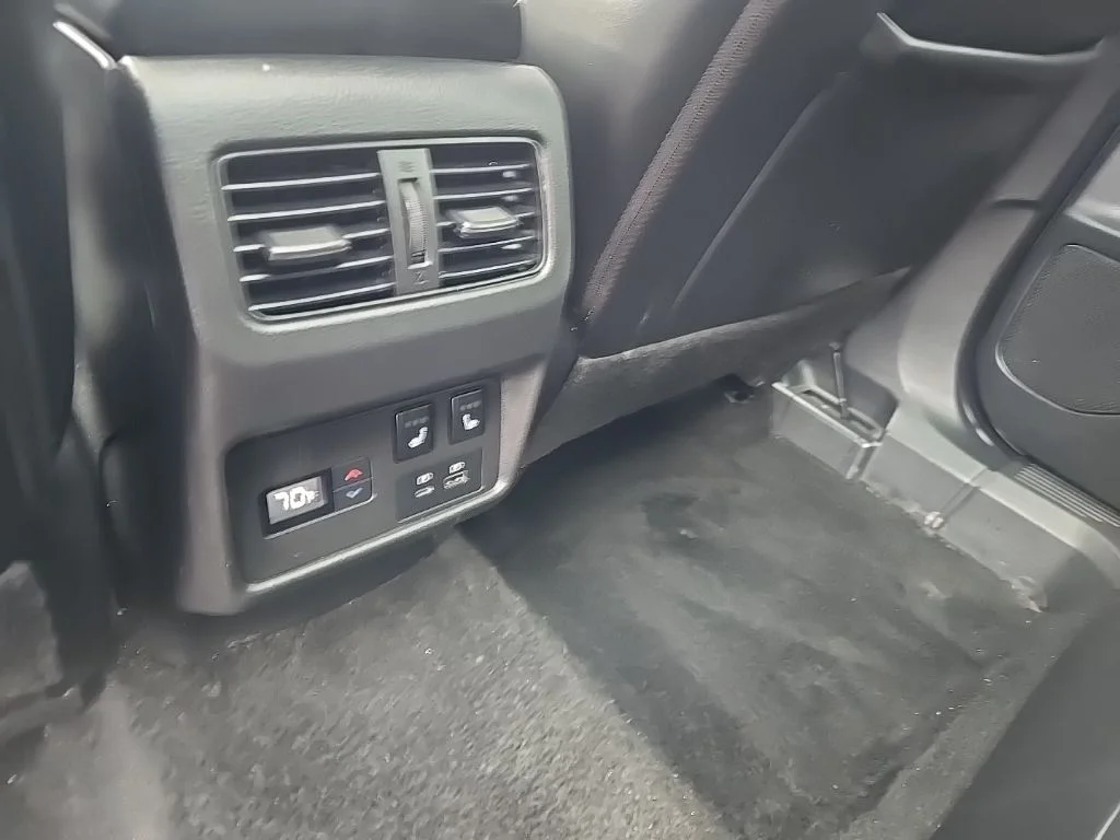 Used 2023 Gray Nissan Platinum image 17