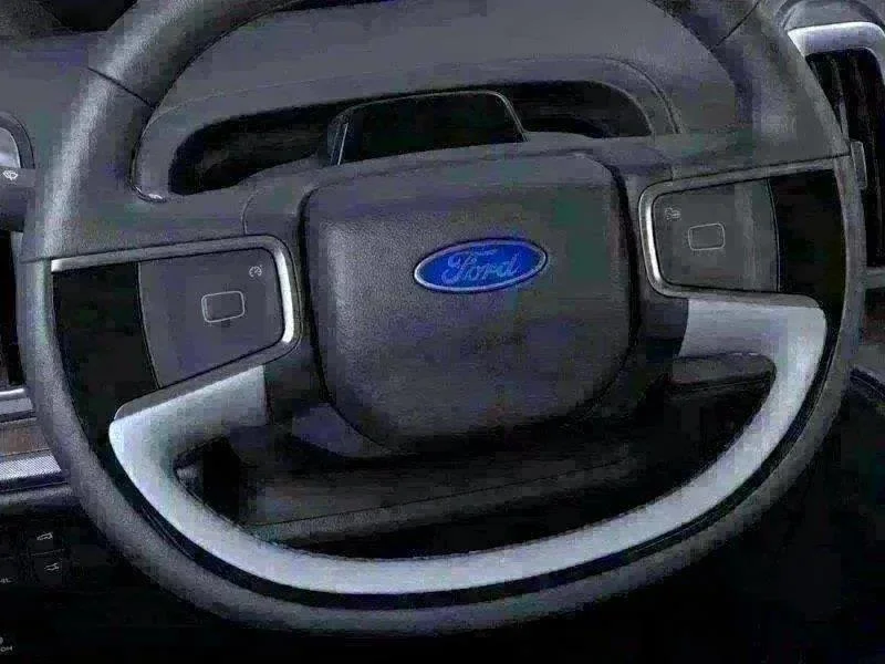 New 2025 Star White Ford Platinum image 35