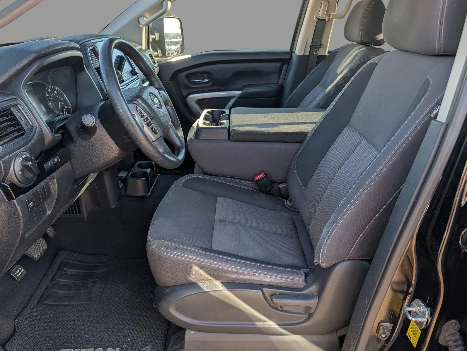 Used 2022 Super Black Nissan SV image 10