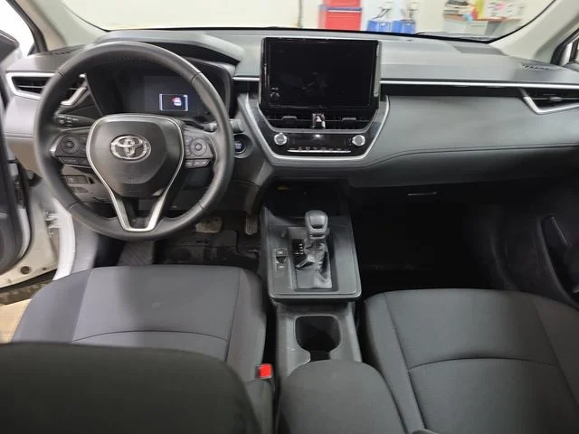Used 2026 Pearl Toyota LE image 21