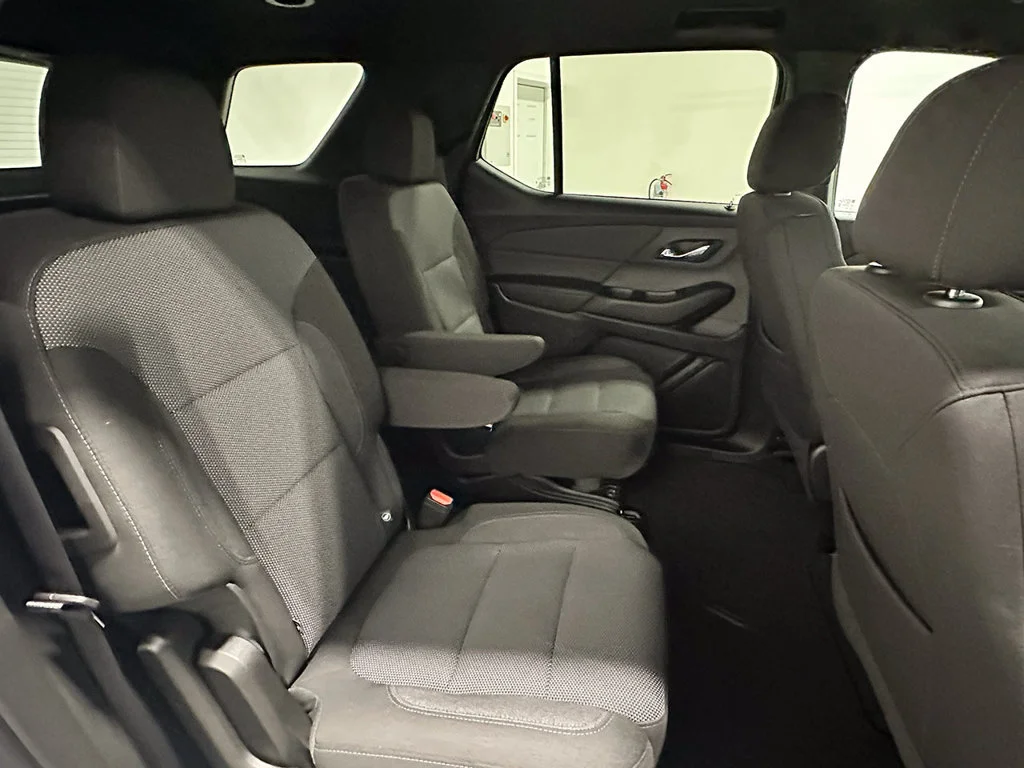 Used 2023 SUMMIT WHITE Chevrolet LT Cloth image 25