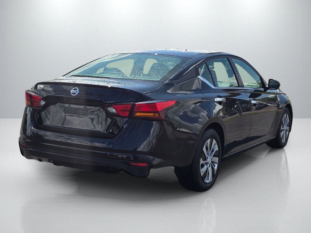 Used 2022 Black Nissan 2.5 S image 5