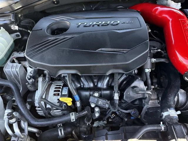 Used 2020 Black Hyundai Turbo image 13