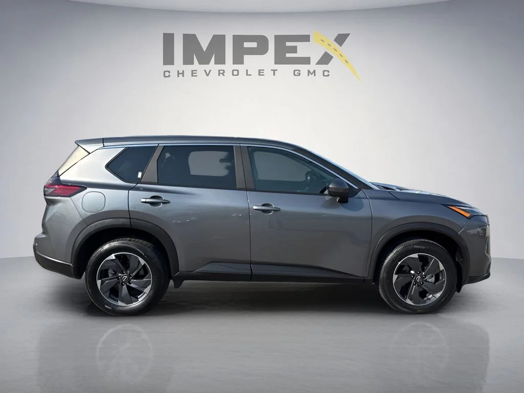 Used 2025 Gray Nissan SV image 6