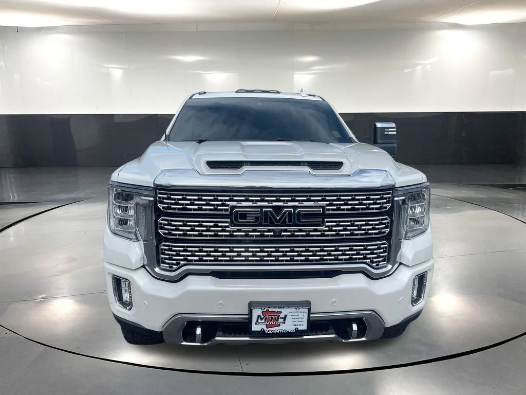 Used 2020 White GMC Denali image 9
