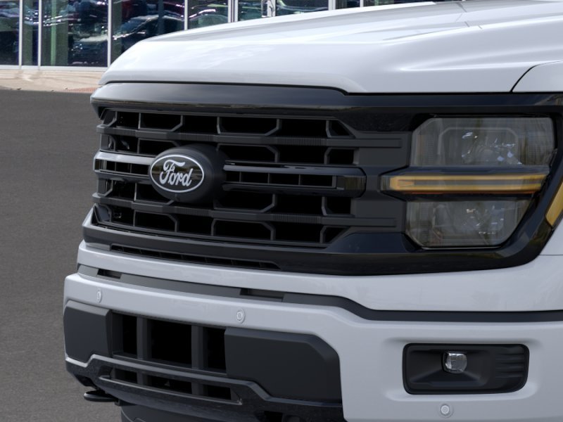 New 2026 Oxford White Ford XLT image 17