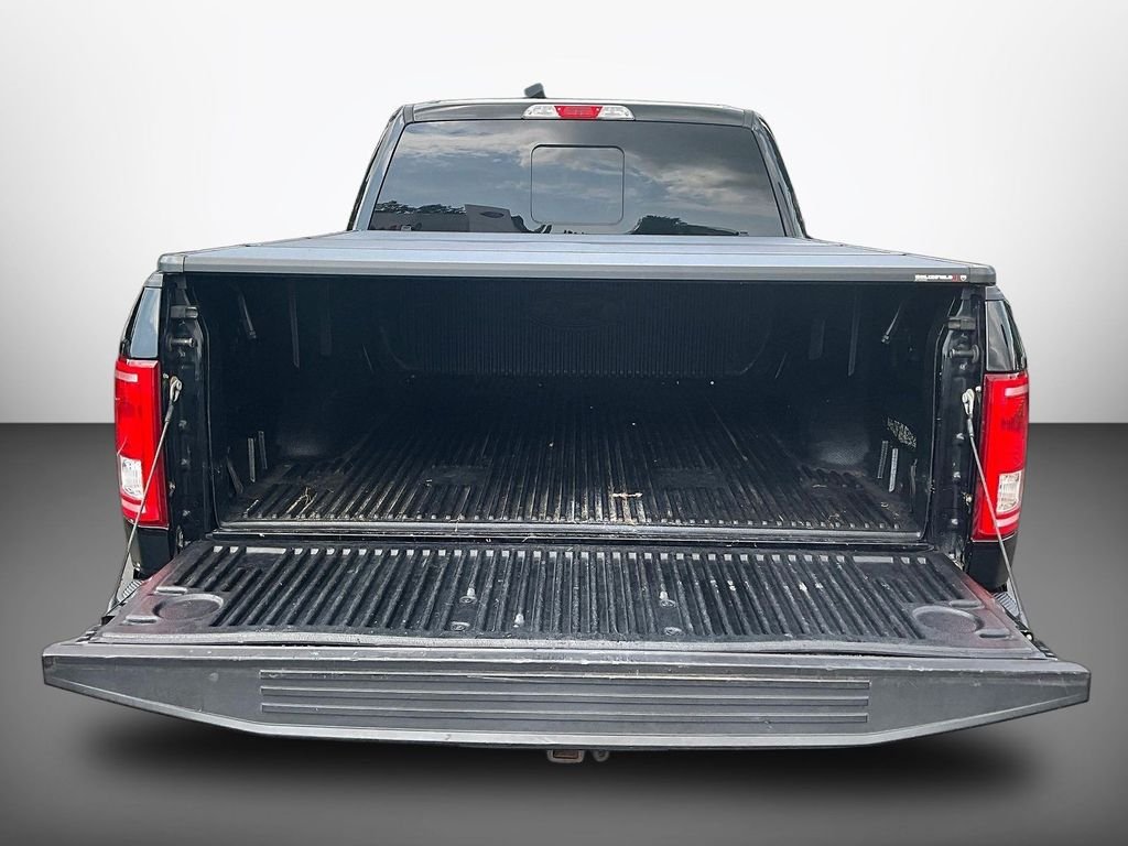 Used 2016 Black Ford XLT image 9