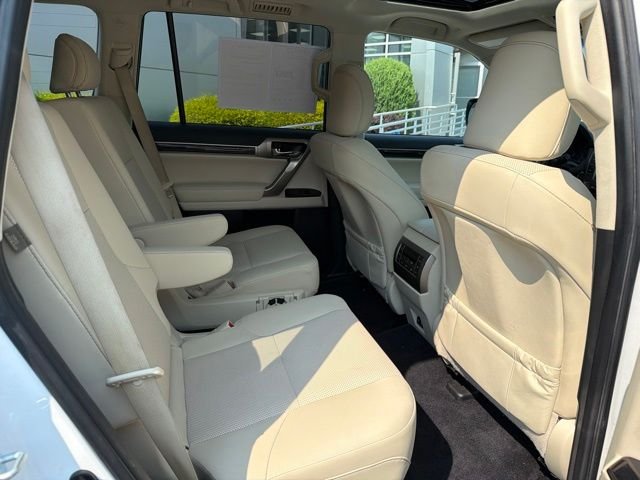 Used 2021 White Lexus 460 image 12