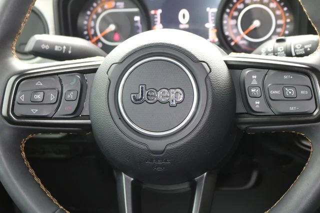 Used 2024 Earl Clearcoat Jeep Sport S image 19