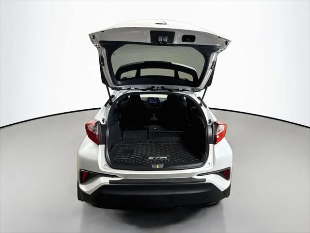Certified Used 2022 WIND CHILL PEARL Toyota  image 23