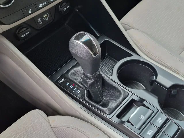Used 2021 White Hyundai Value image 17