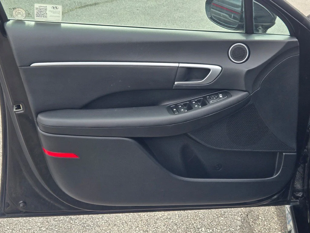 Used 2024 Black Hyundai SEL image 17