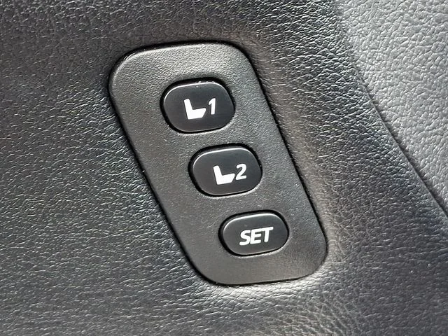 Used 2013 Red Toyota XLE Touring image 28