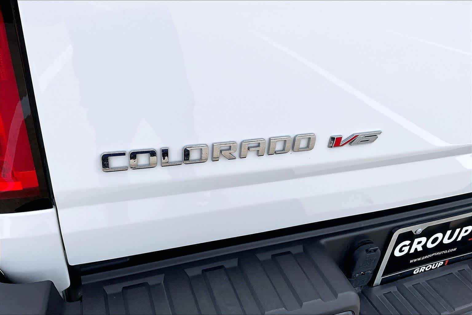 Used 2018 Summit White Chevrolet 4WD ZR2 image 10