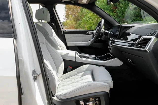 Used 2026 Alpine White BMW xDrive40i image 41