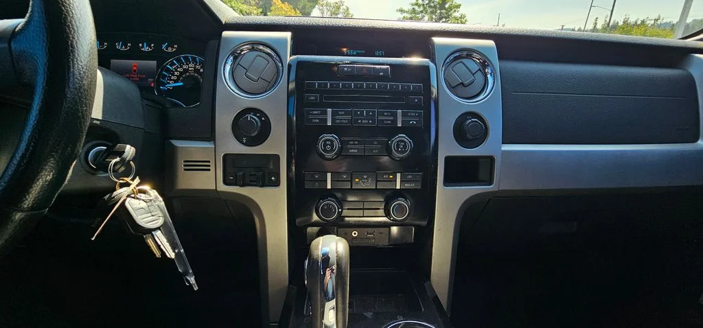 Used 2011 Blue Flame Metallic Ford FX4 image 27