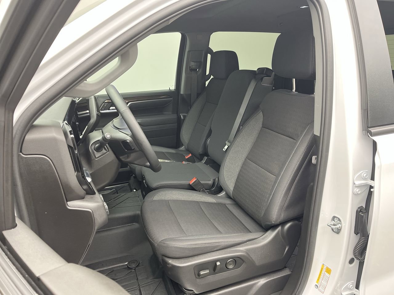 2026 Chevrolet Silverado 1500 LT - Photo 9