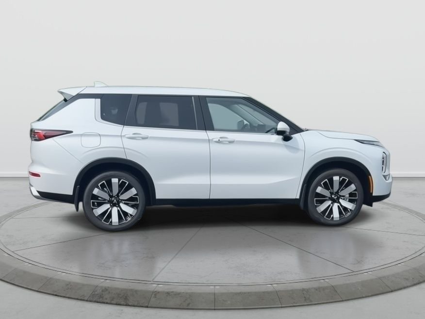 New 2026 WHT DIAMOND Mitsubishi SE image 7