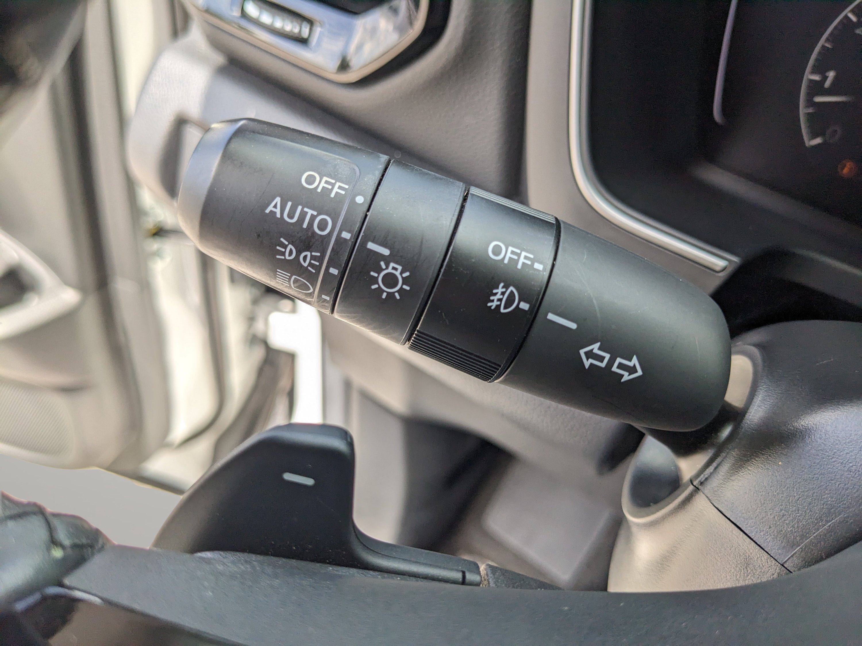 Certified Used 2025 Platinum White Honda Touring image 30