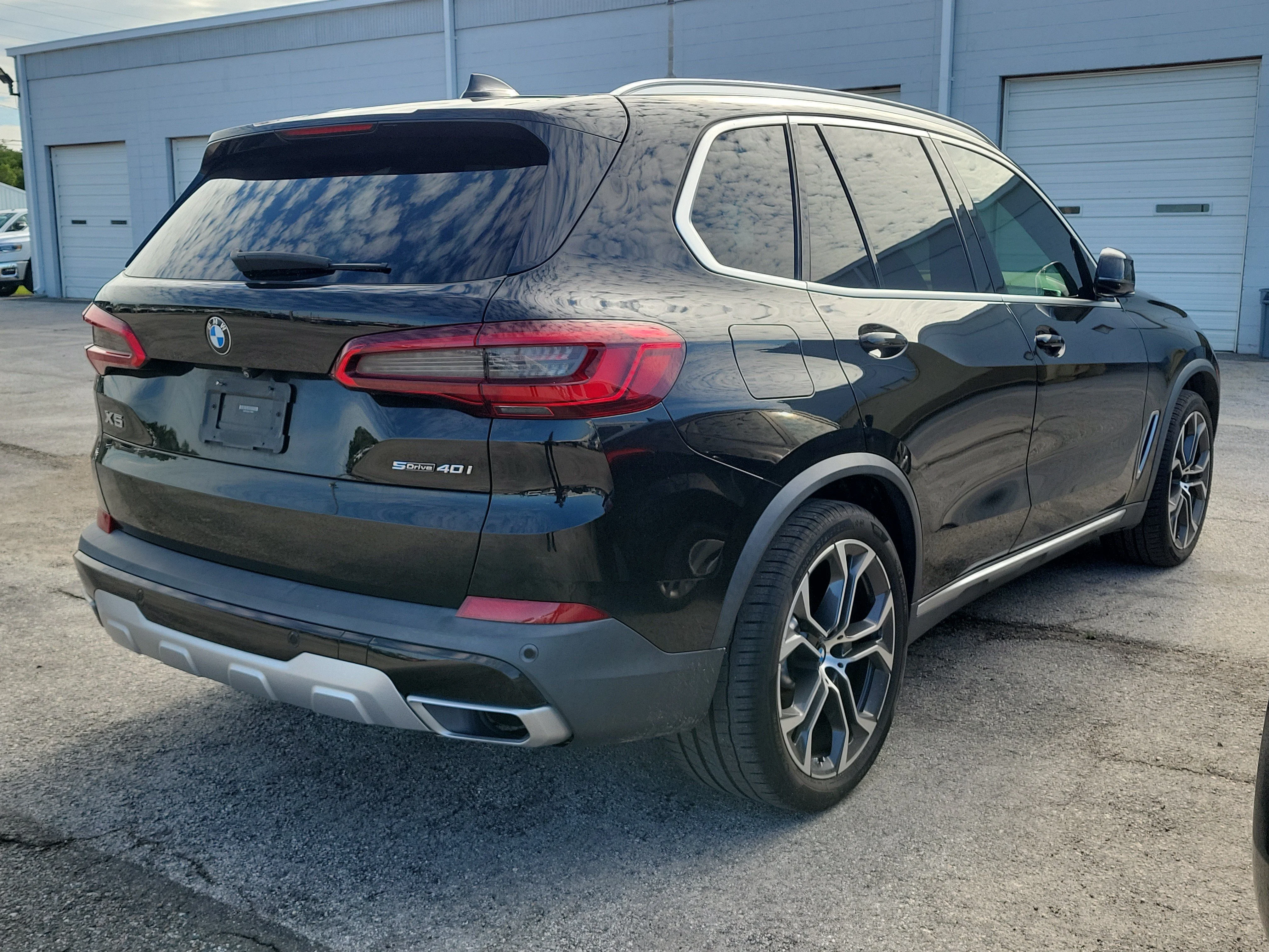 Used 2020 Jet Black BMW sDrive40i image 7