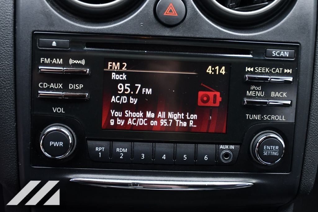 Used 2013 Blue Nissan S image 16