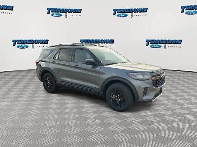 New 2026 Carbonized Gray Metallic Ford Tremor® image 24