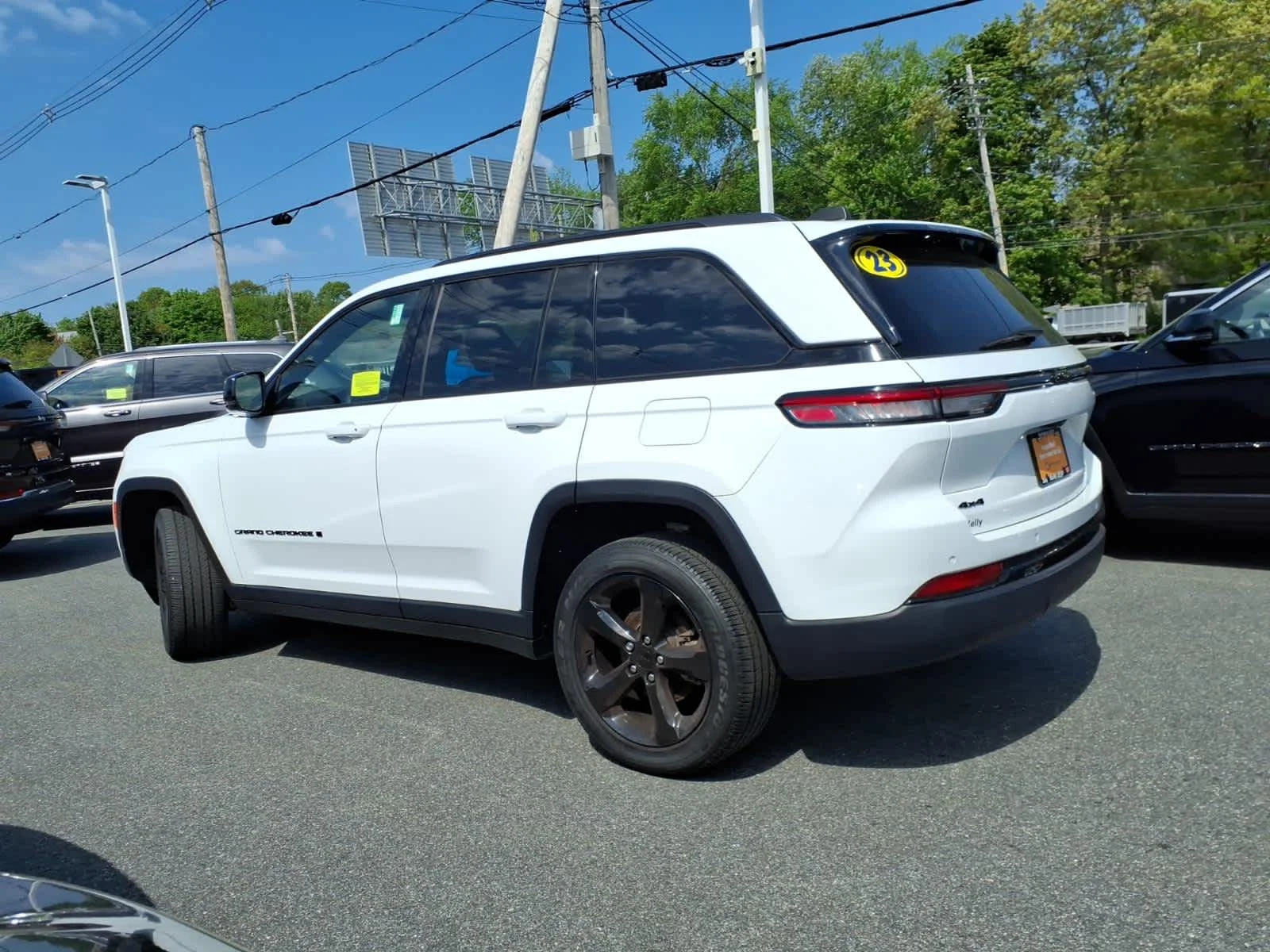 Certified Used 2023 Bright White Clearcoat Jeep Altitude image 12