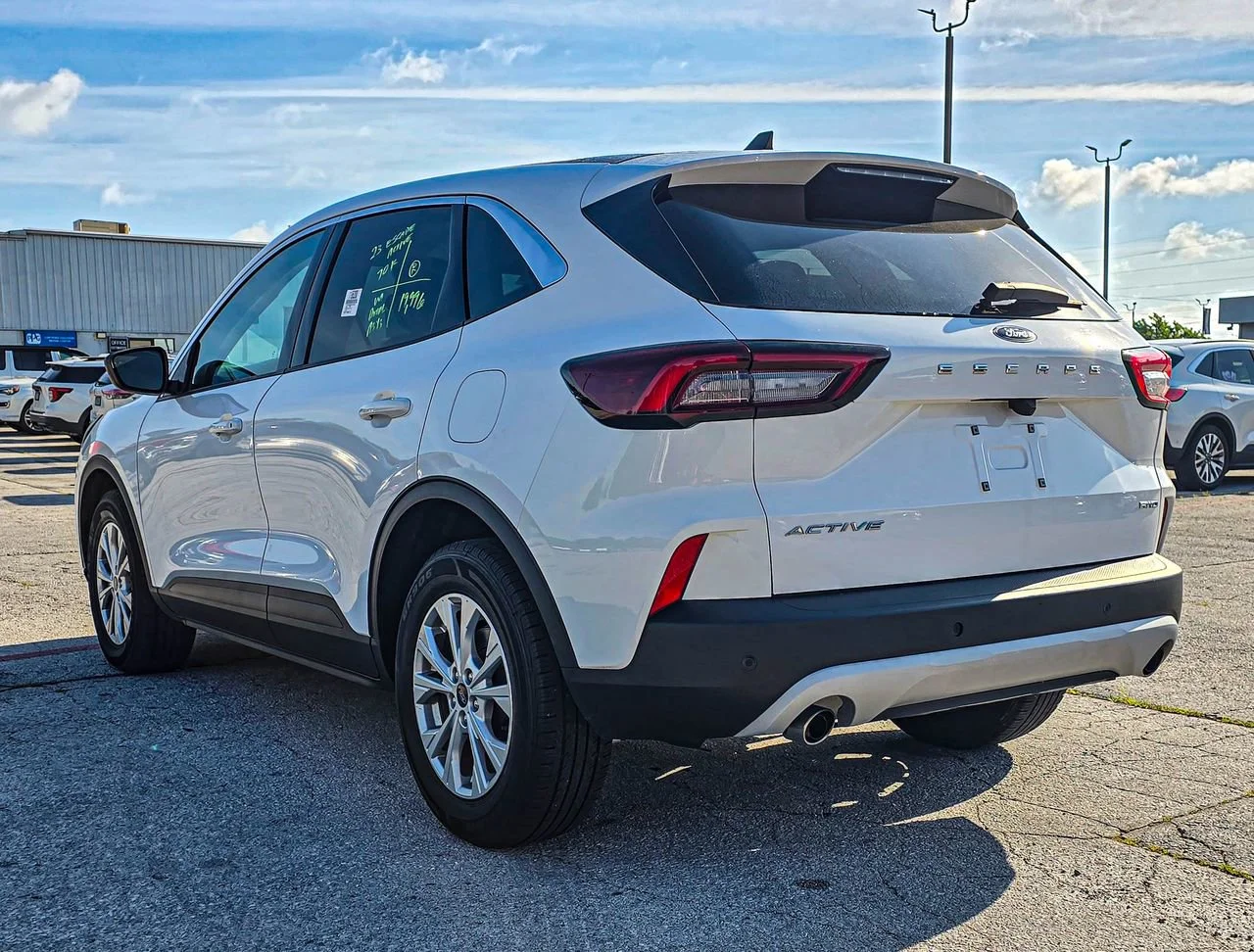 Used 2023 White Ford Active image 3