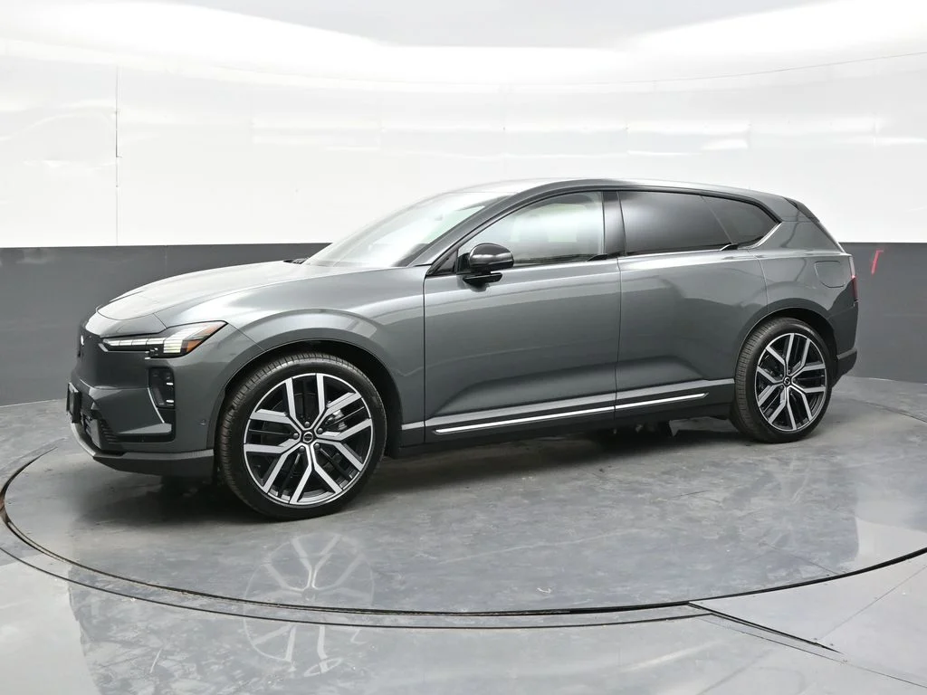 New 2027 Forest Lake Volvo Ultra image 3
