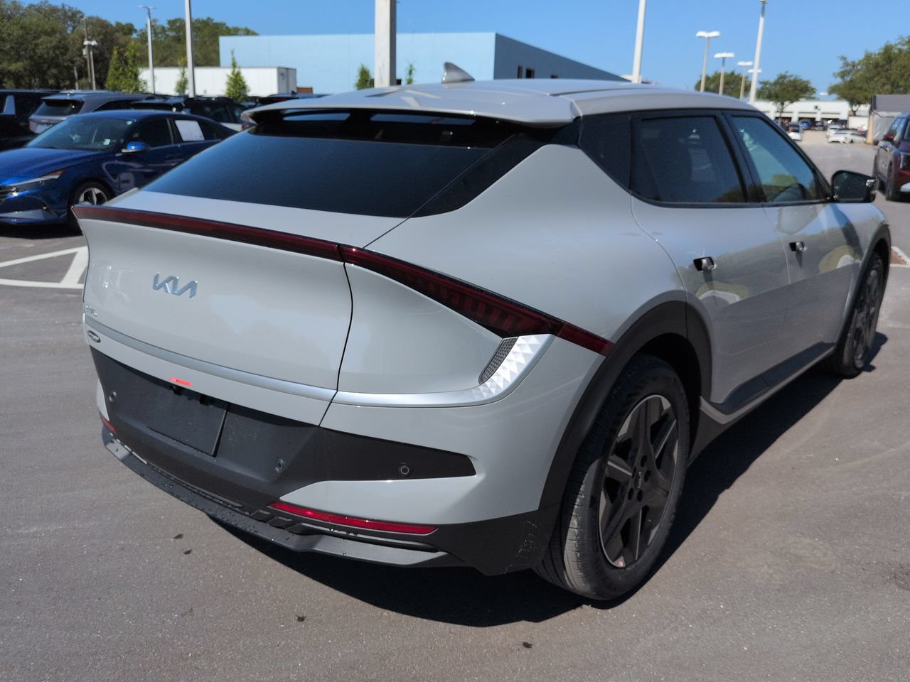 New 2026 Wolf Gray Kia Light Long Range image 4