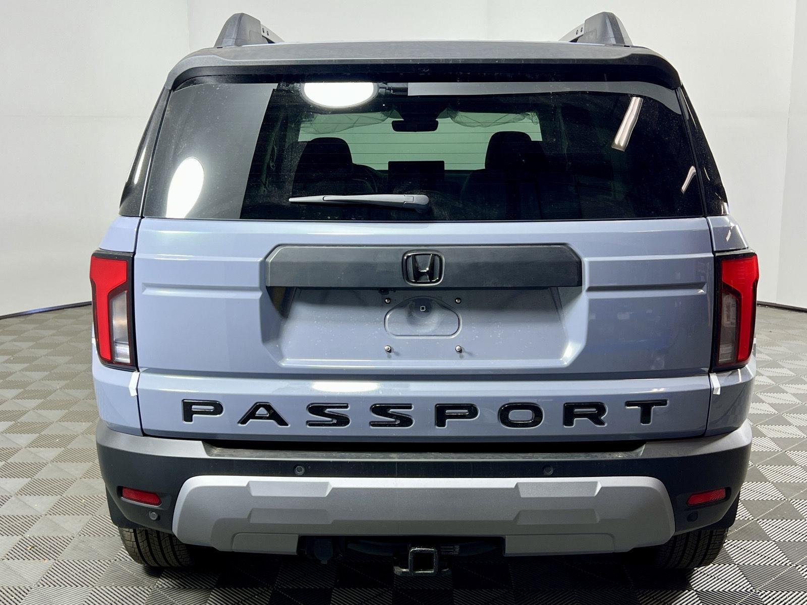 New 2026 Sonic Gray Pearl Honda RTL image 5