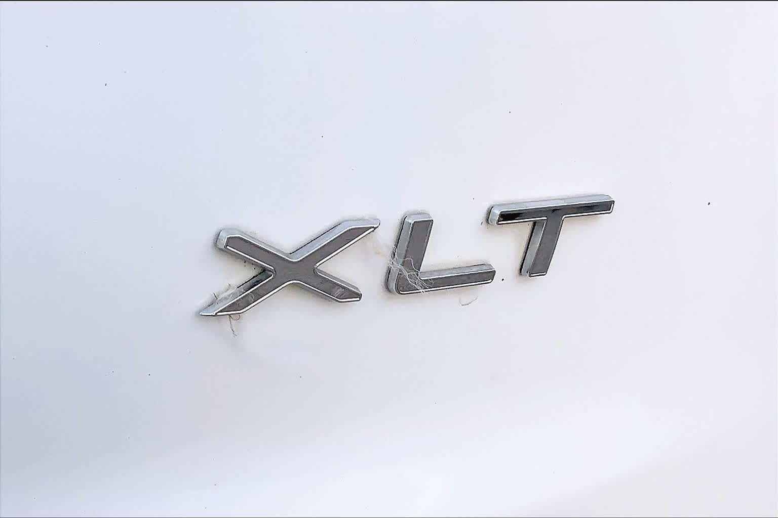 Used 2023 Frozen White Ford XLT image 10