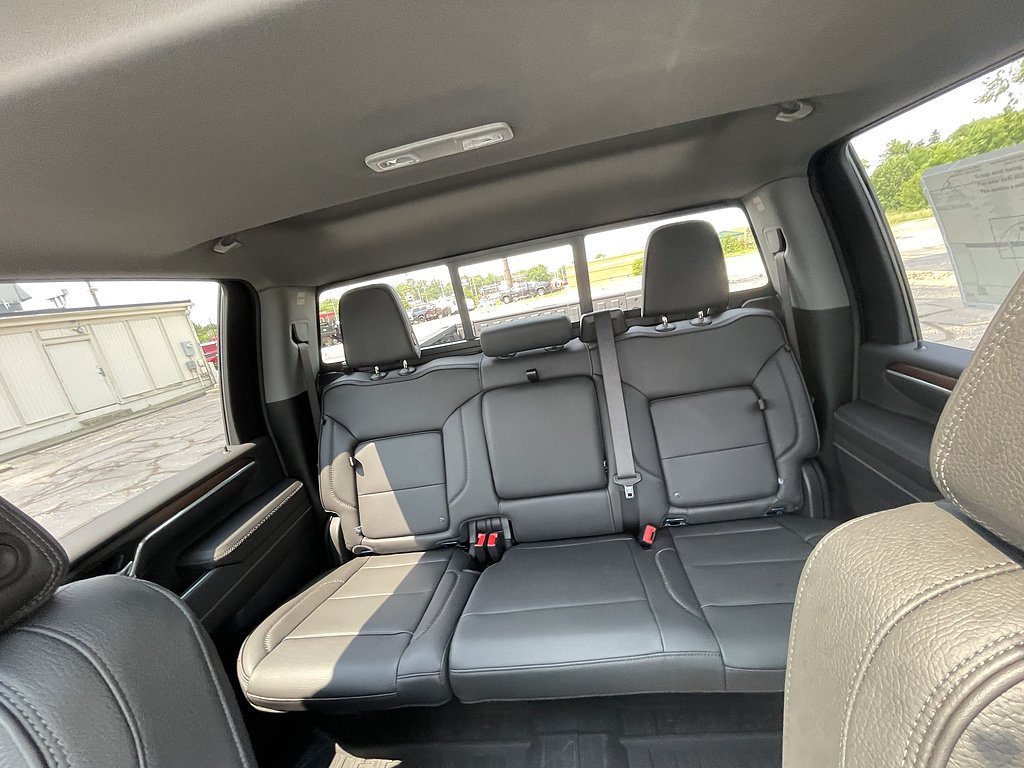 2026 GMC Sierra 3500HD Denali - Photo 17