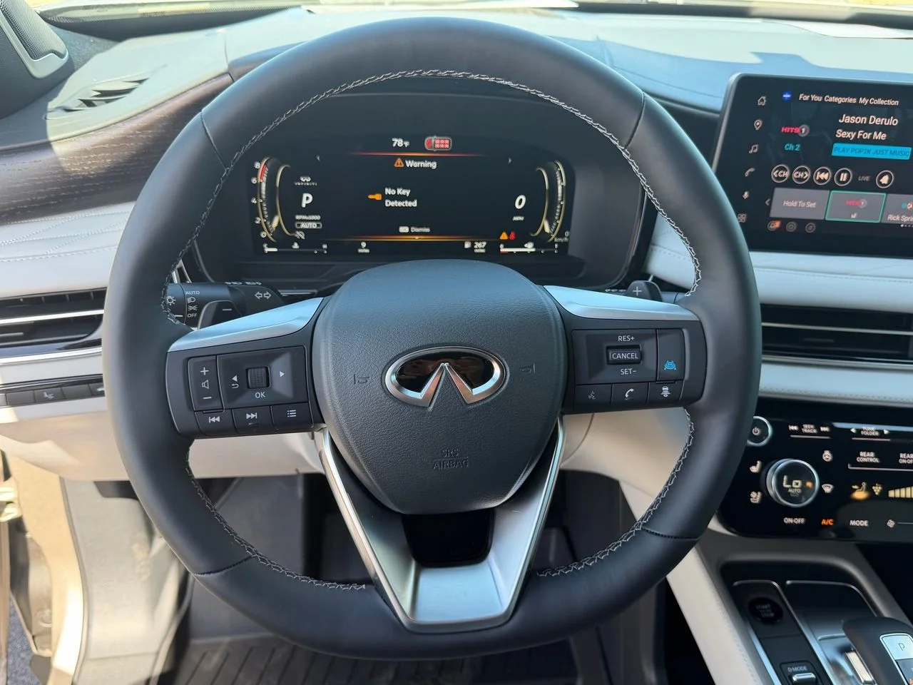 New 2027 Warm Titanium/Black Obsidian INFINITI AUTOGRAPH image 17